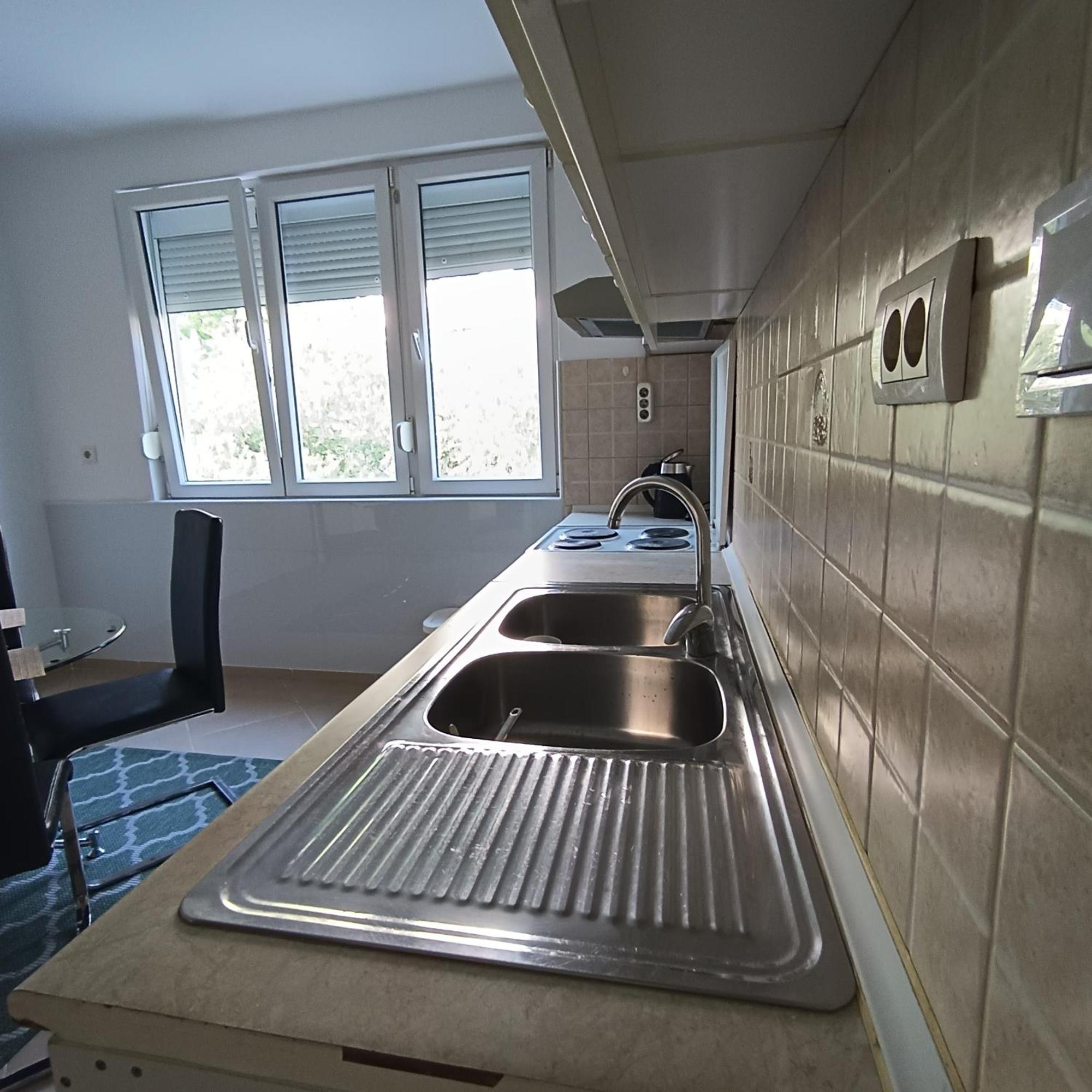 M&I Apartment Kotor Bagian luar foto